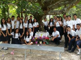 Se gradúan ocho estudiantes becados por Tú Creas en Guatemala